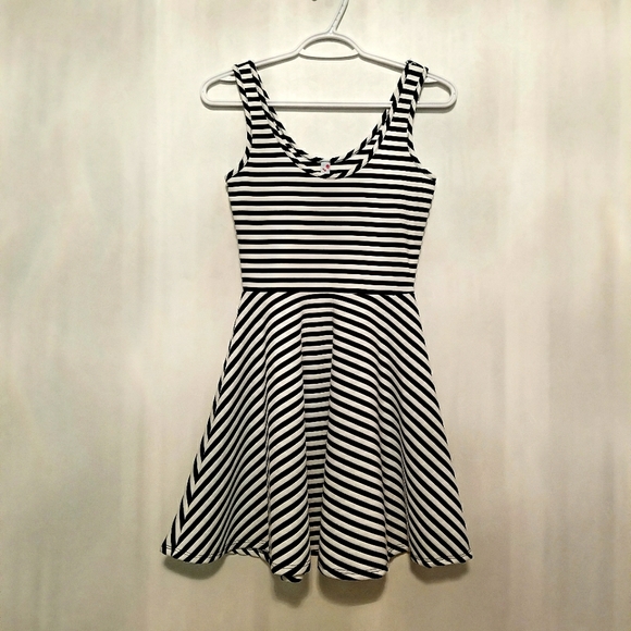 Black and White Stripe Dress - Picture 1 of 5